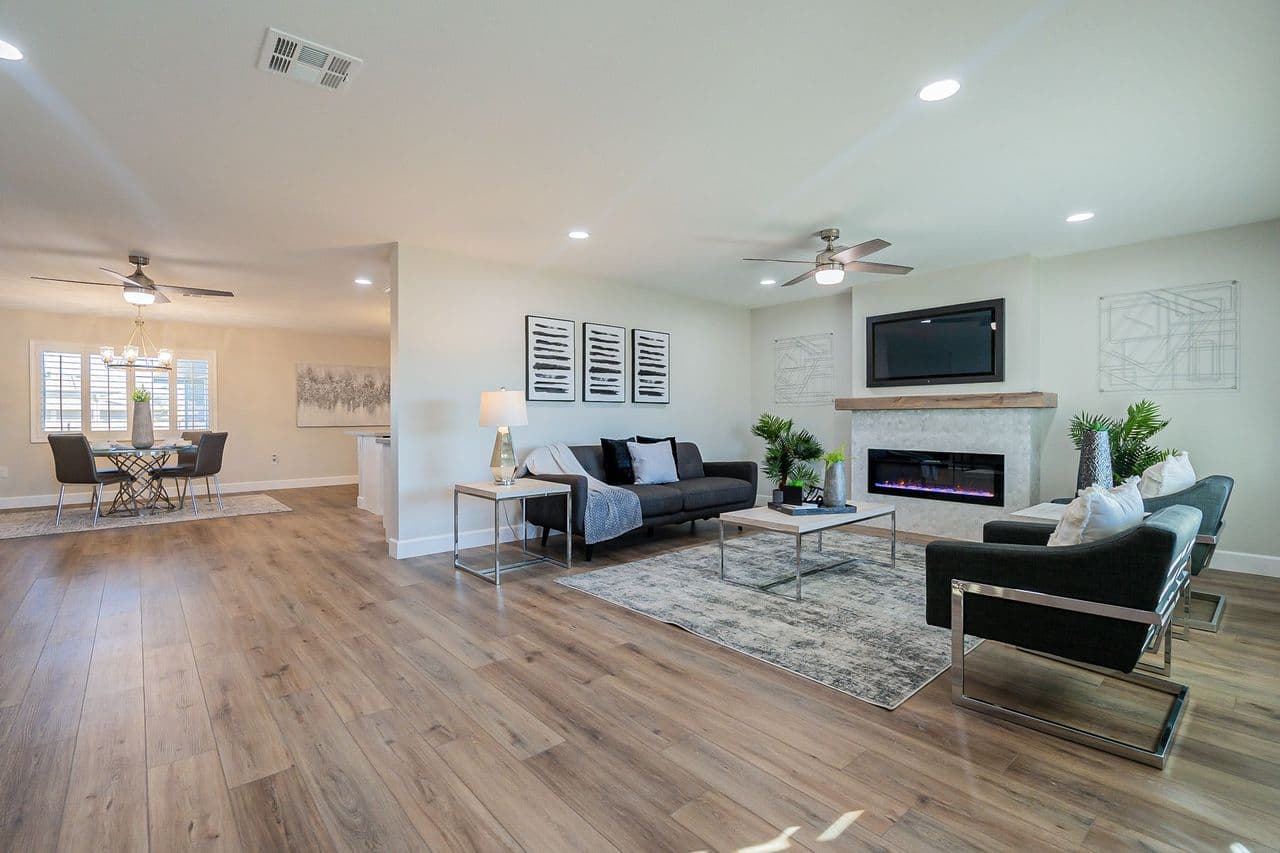 Additional Living Room